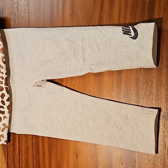 NIKE INFANT GIRLS' 2PC SET: SIZE 12M - 18M - Picture 6 of 10